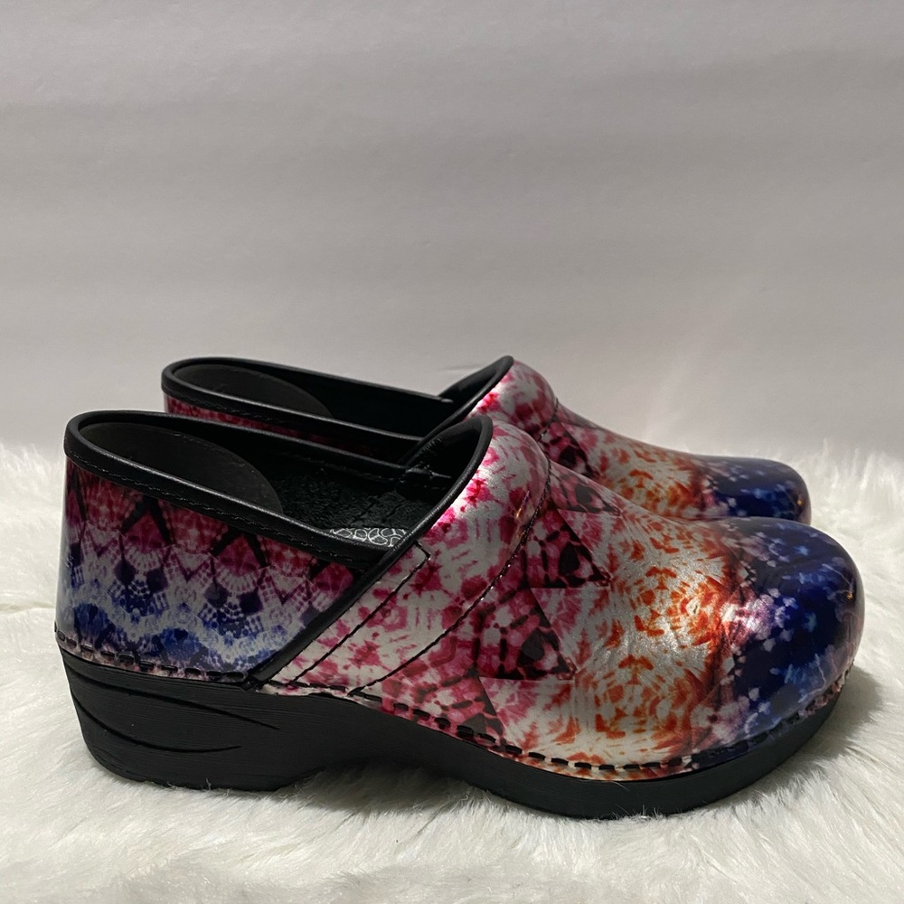 Dansko XP 2.0 Clogs - Picture 2 of 7